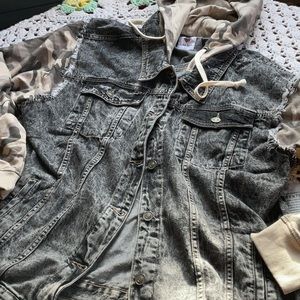 NWT like love jean camo jacket